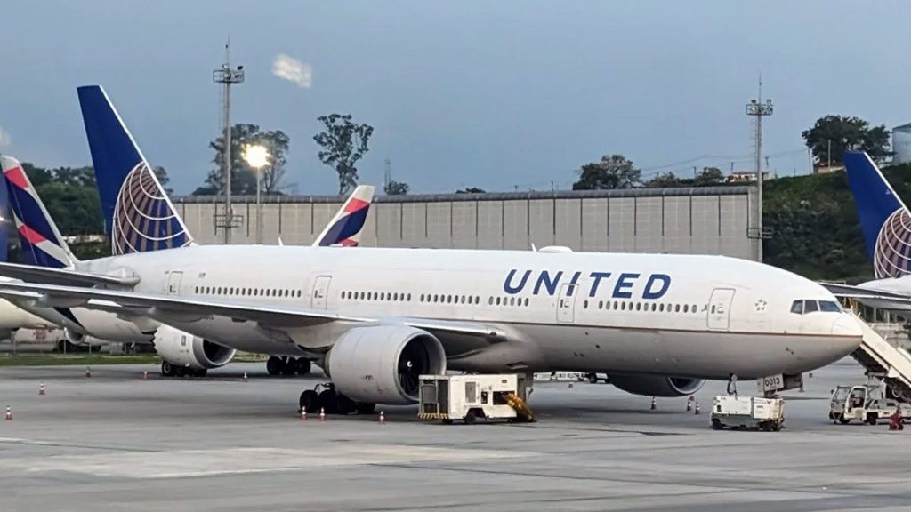 United makes it easier to share award miles with family and friends