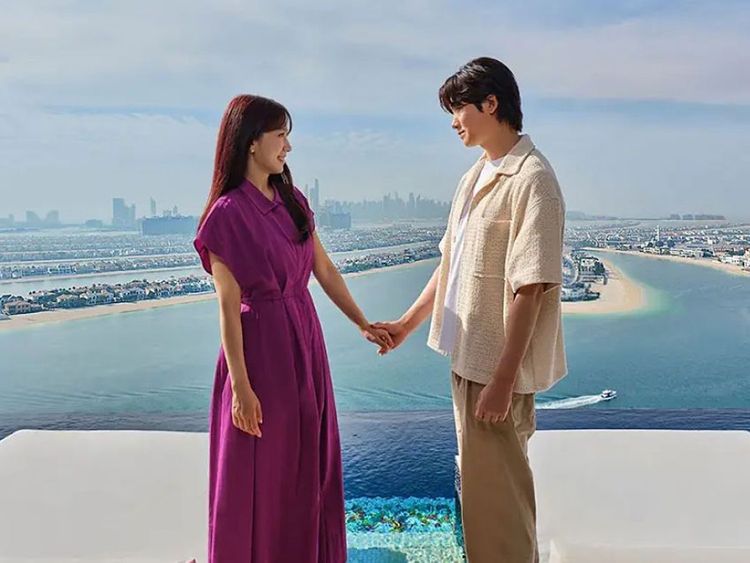 Watch Park Shin hye and Park Hyung sik in the latest Dubai Tourism campaign video. 191602a68a3 large