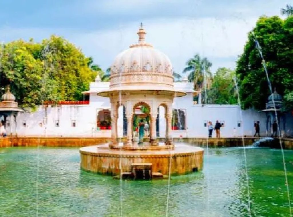 Udaipur in the Rain: A Solo Drive Through Royal Romance 5 7